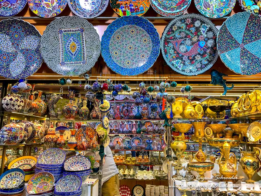 Istanbul Grand Bazaar shops
