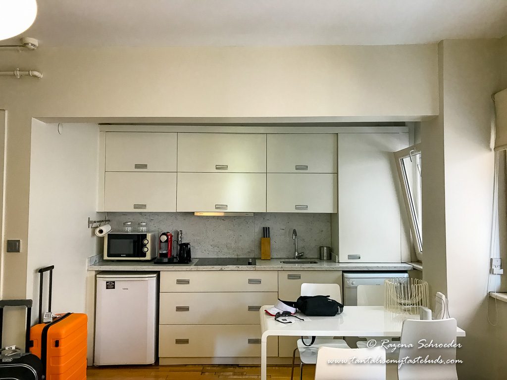 Istanbul Nuru Zaya Suites kitchen
