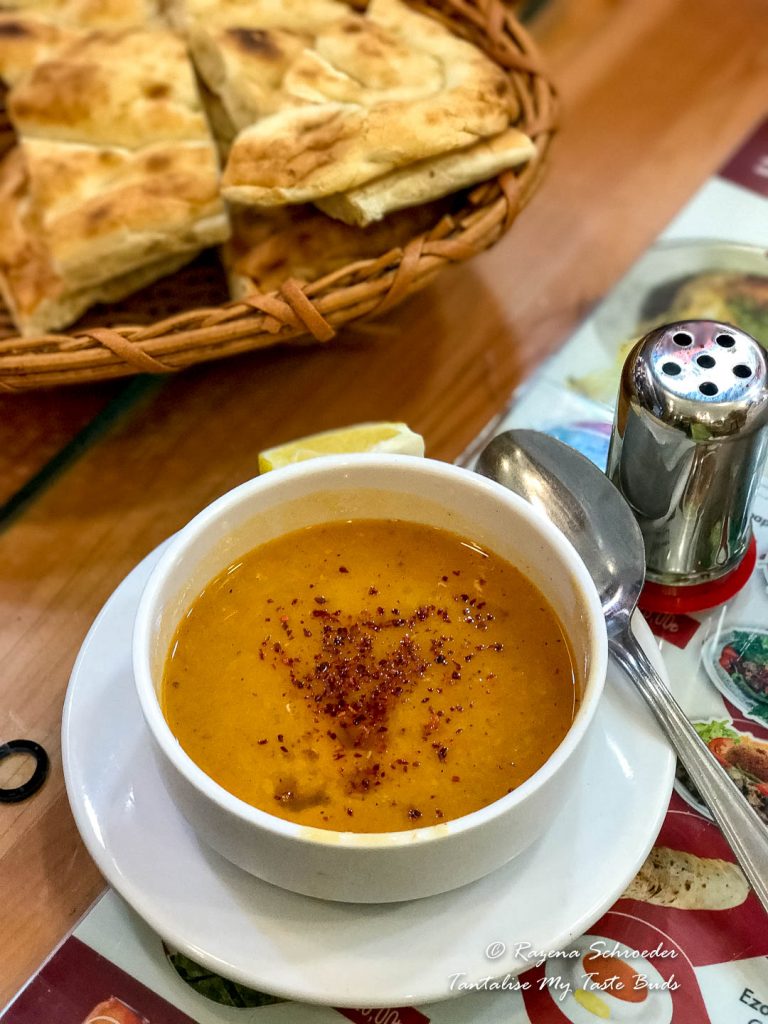 Lentil soup with bread