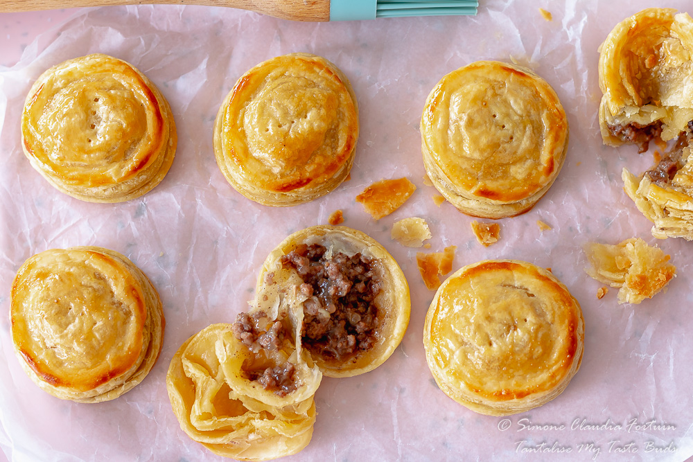 Mini minced beef pies