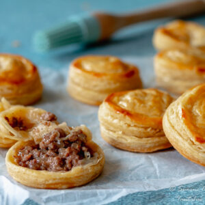 Mini minced beef pies
