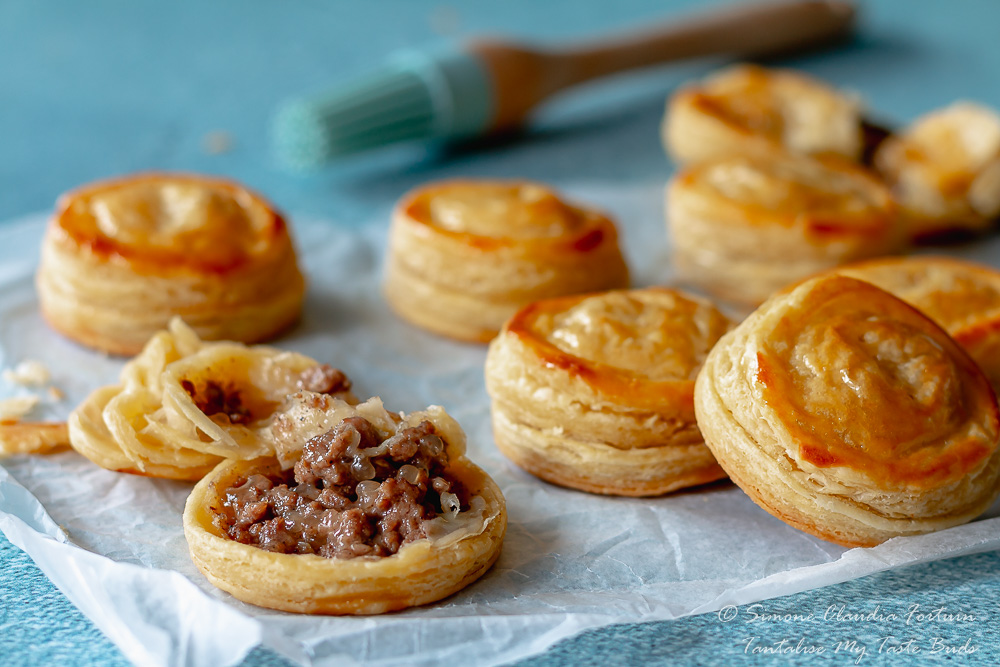 Mini minced beef pies